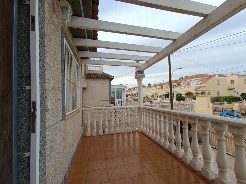 Piso – San Miguel de Salinas – 235000 EUR