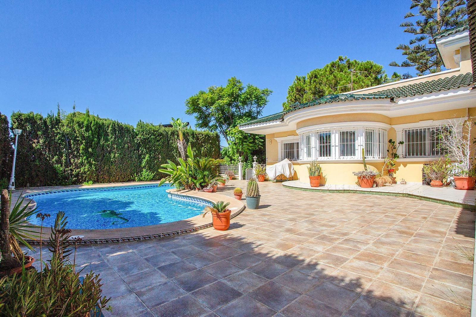 Villa – Torrevieja – 780000 EUR
