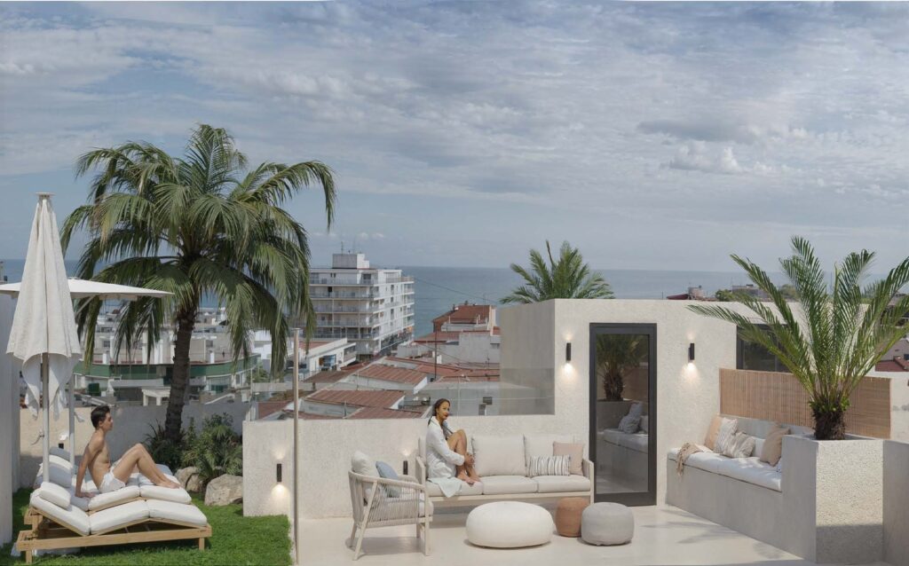 Premium Penthouse with Private Rooftop Terrace in Antonella Beach