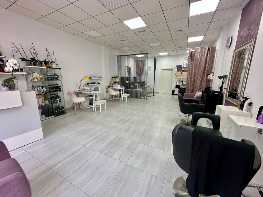 Commercial – La Zenia – 230000 EUR