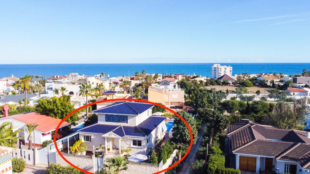 Villa – La Mata – 1170000 EUR