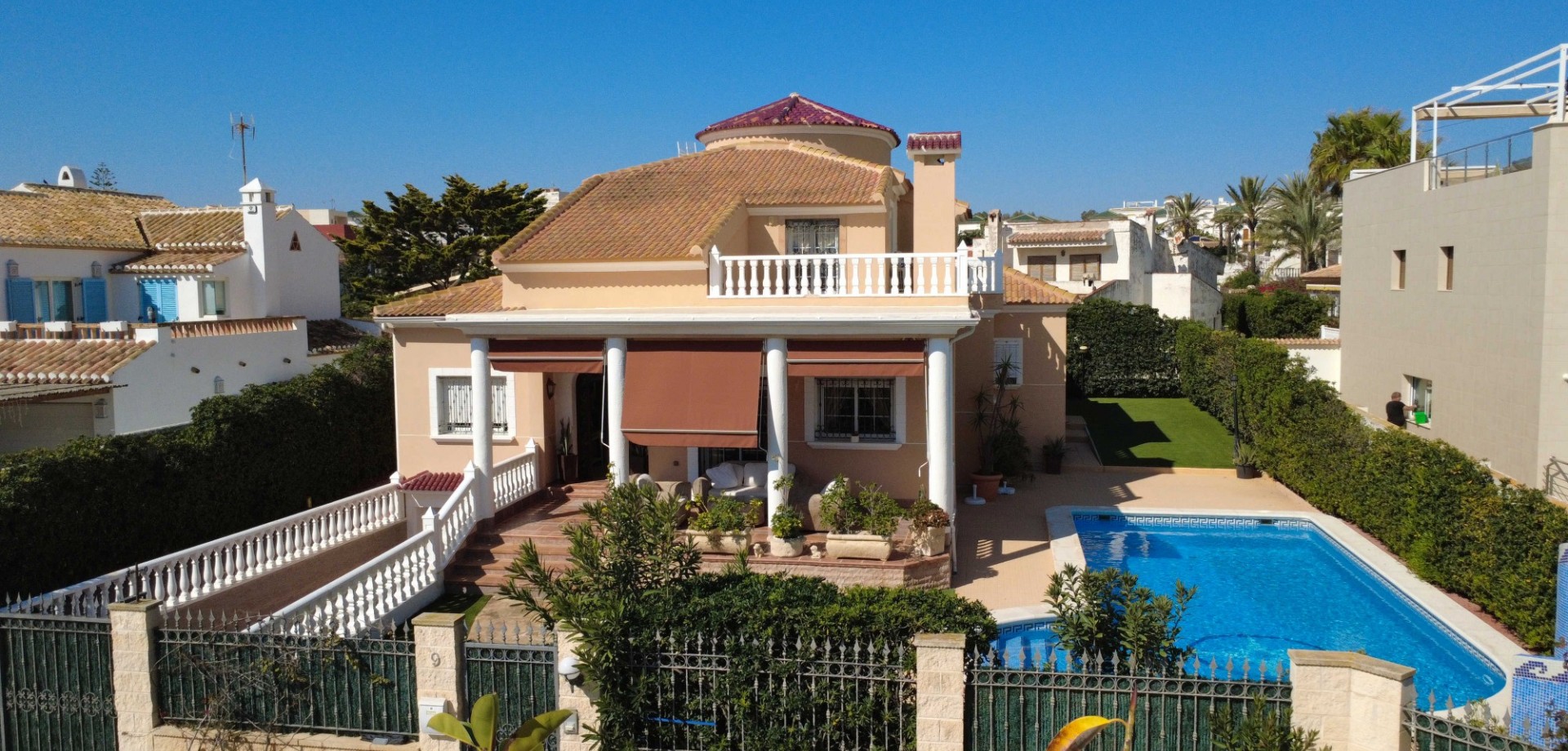 Detached Villa – Torrevieja – 950000 EUR
